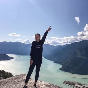 Meet your Posher, Eunice